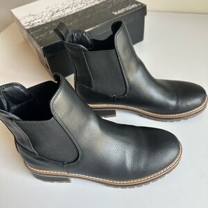 Kensie Khai 8.5 Black Leather Ankle Booties with Tan Welt